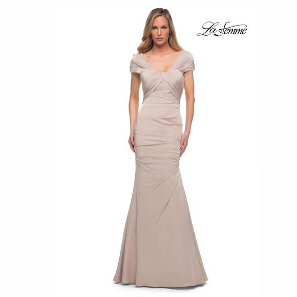 La Femme Gown 29805 - Picture 1 of 7